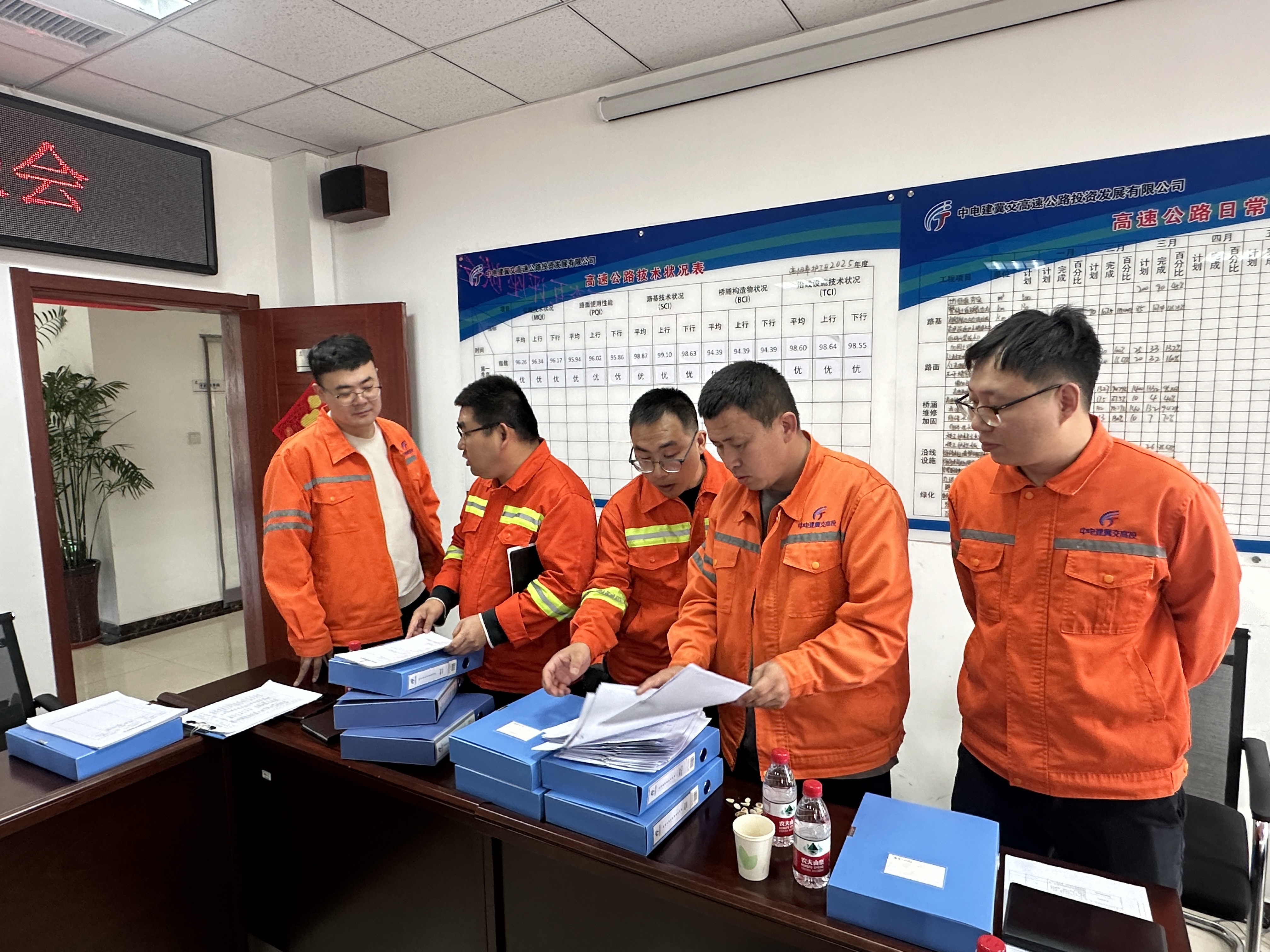 69b496c99d39c02177f2de307a3afa8.jpg 69b496c99d39c02177f2de307a3afa8.jpg